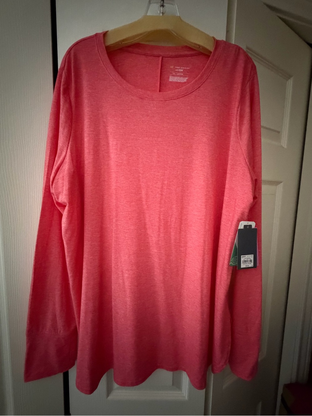 tek gear Melon/Coral Long-Sleeve Crewneck Top